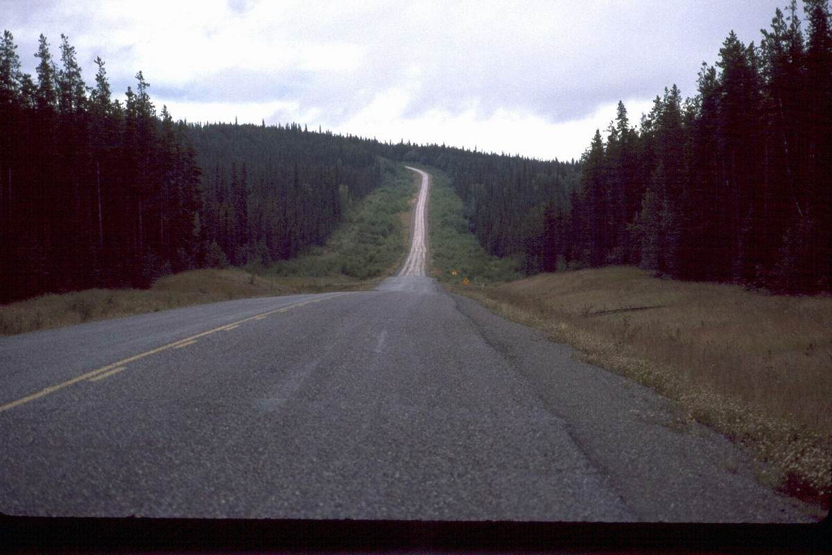 171 Pavement ends at hill.jpg