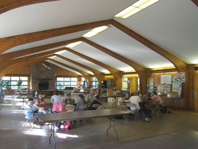 02_lodge_dining_area.jpg